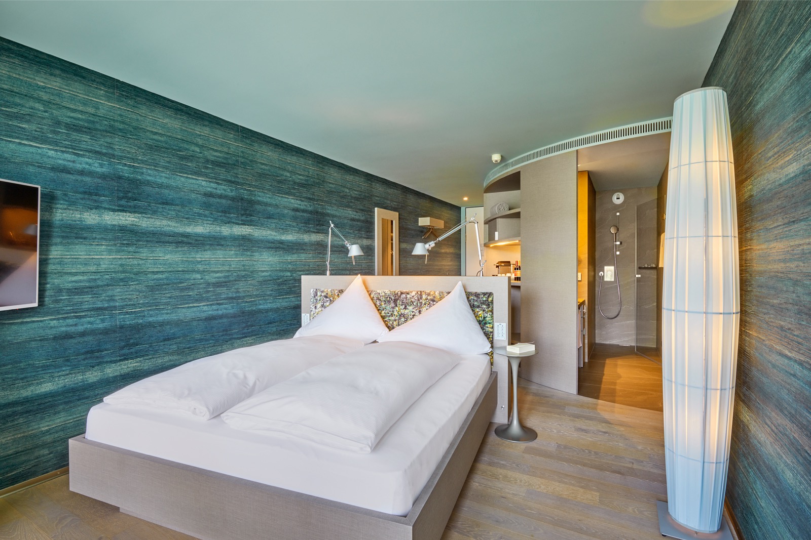 Seerose-Resort-and-Spa-Meisterschwanden_Rooms_Elements_Lake_33.jpg