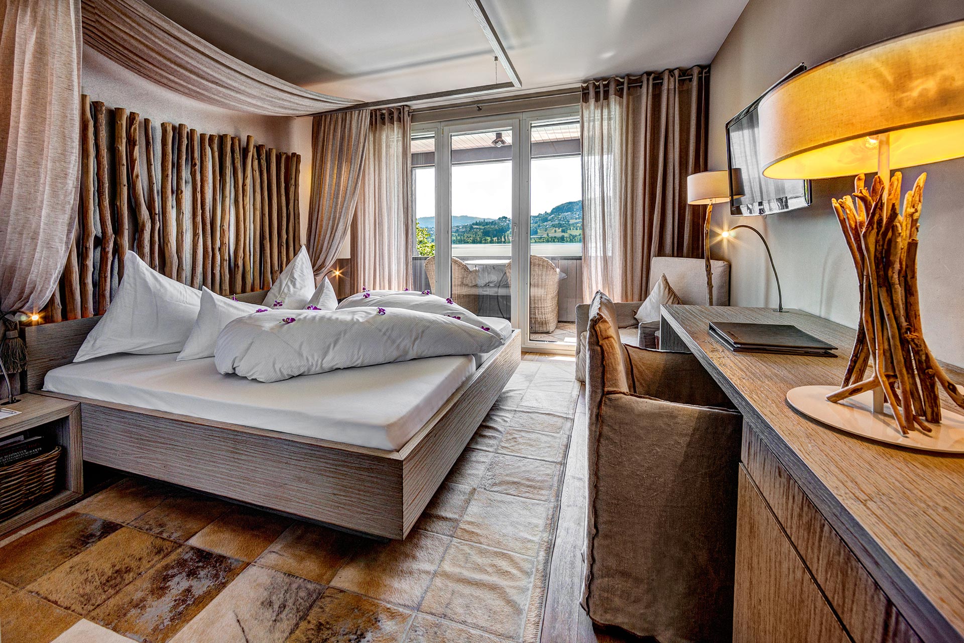 seerose-resort-and-spa-meisterschwanden_rooms_classic_lake_13.jpg