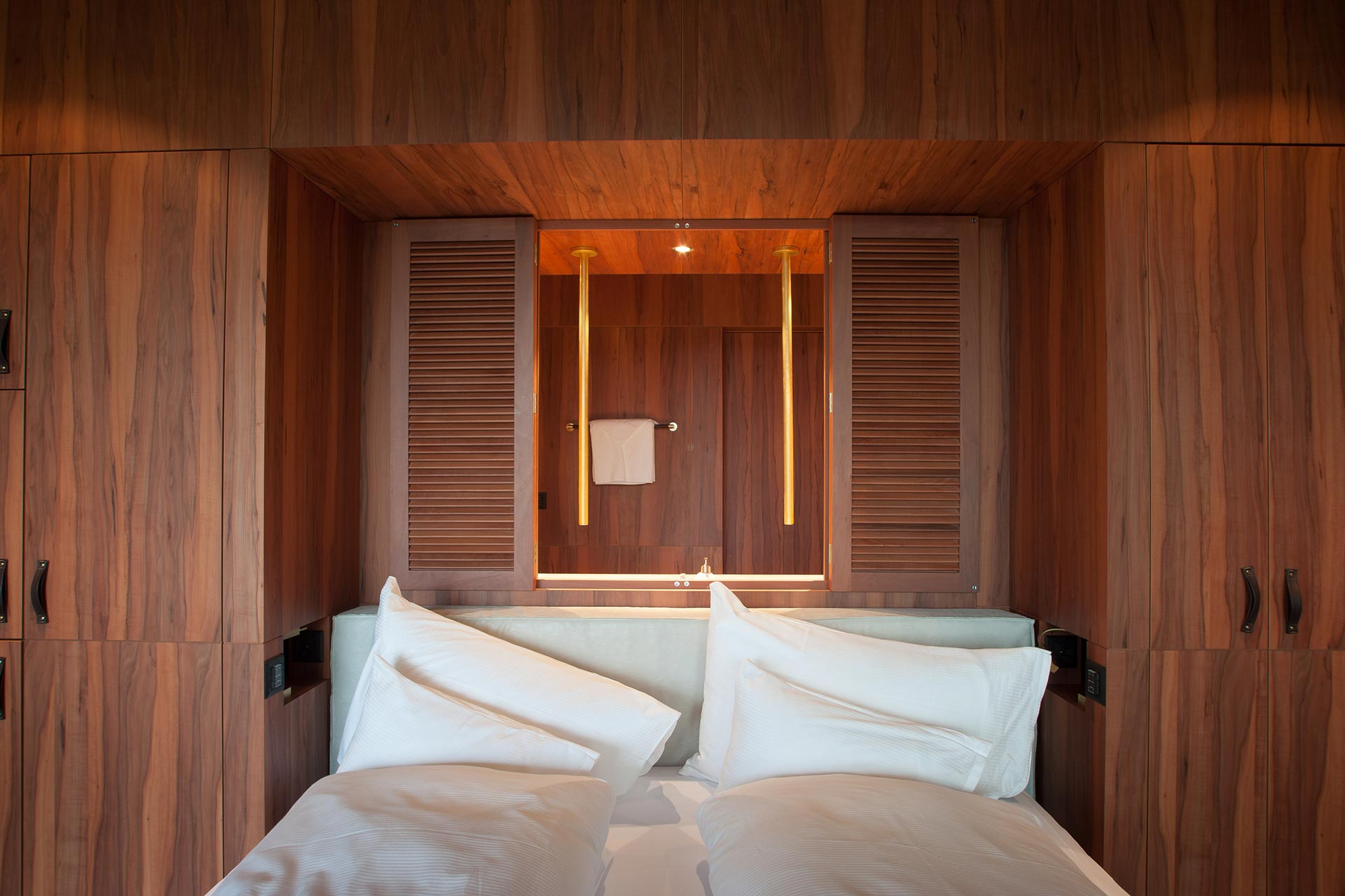 seerose-resort-and-spa-meisterschwanden_rooms_cocon_junior-suite-sud_13.jpg