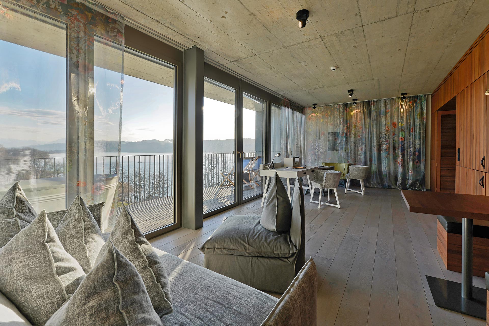 seerose-resort-and-spa-meisterschwanden_rooms_cocon_suite_06.jpg